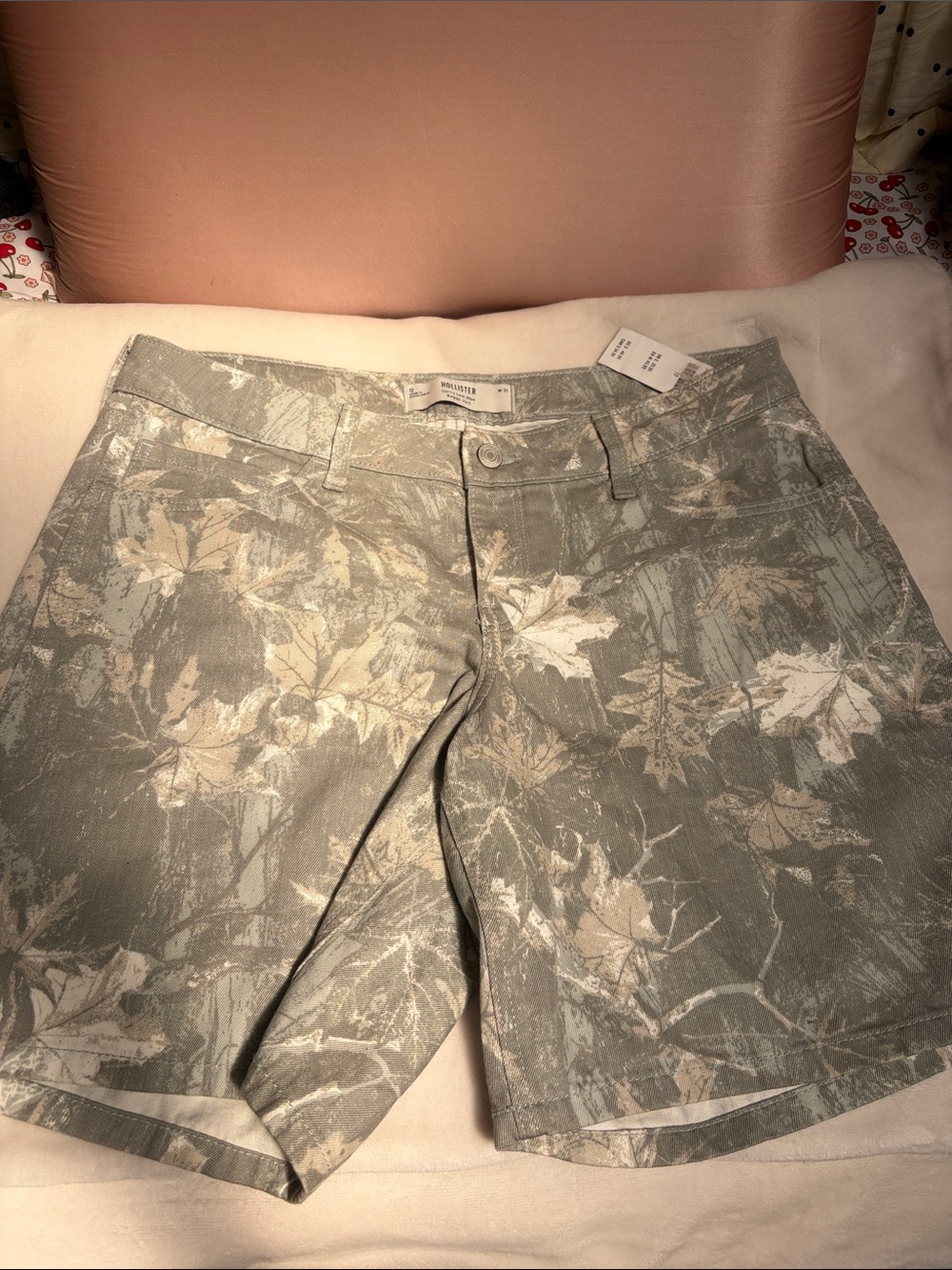 Hollister Forest/Camo Bermudas